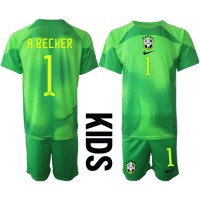 Brasilien Alisson Becker #1 Målvakt Bortadräkt Barn VM 2022 Kortärmad (+ Korta byxor)